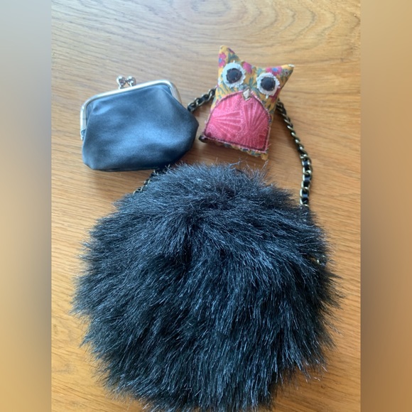 Cuteness bundle - faux fur mini bag, vegan coin purse and owl pin - Picture 2 of 8